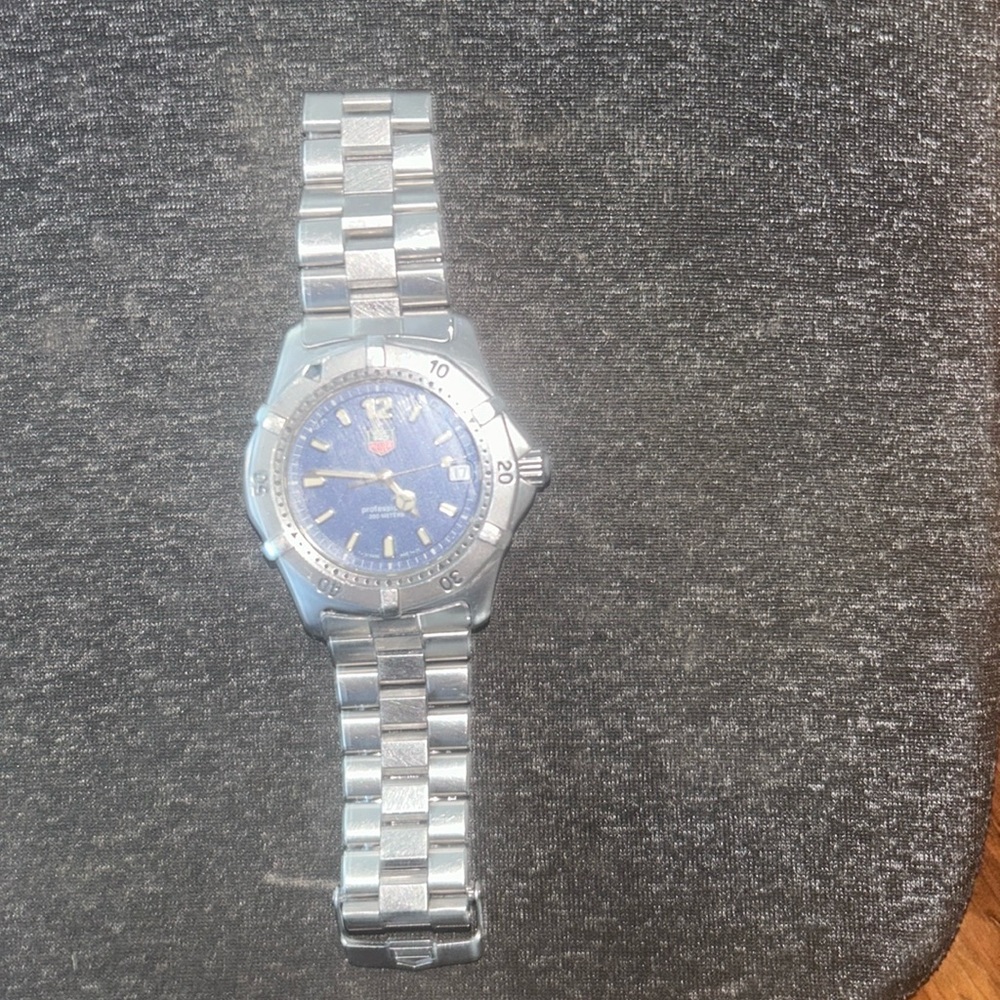 Gorgeous Tag Heuer Watch Professional 200 stainless steel 7.5” water resistant - Picture 2 of 8